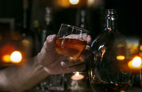 酒吧內(nèi)找13歲女孩陪酒致中毒危及生命,杭州桐廬一男子被控過失致人重傷